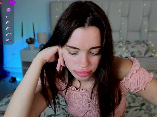 Little-kitticat live cam on BongaCams