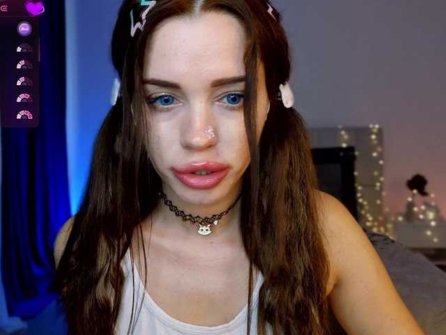 Little-kitticat live cam on BongaCams