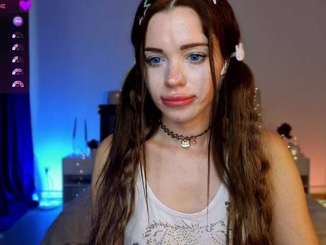 Little-kitticat live cam on BongaCams