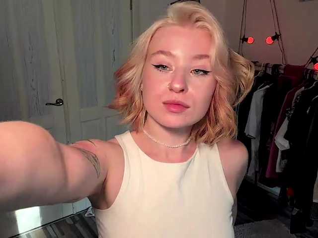 MyrlLandero live webcam show