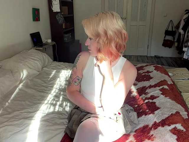 MyrlLandero live webcam show
