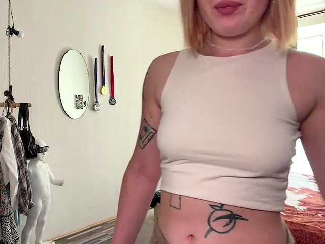 MyrlLandero live webcam show