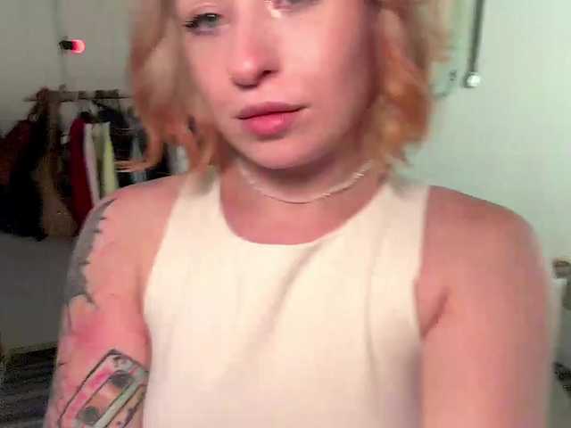 MyrlLandero live webcam show