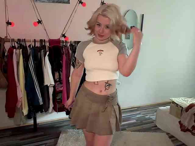 MyrlLandero webcam