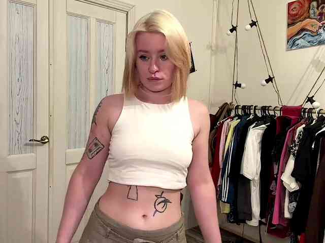 MyrlLandero webcam