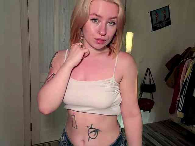 MyrlLandero webcam