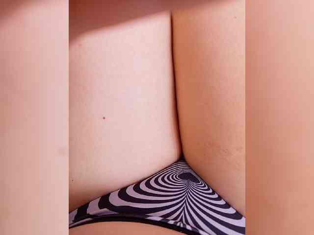 Queen-of-the-I-Nights webcam