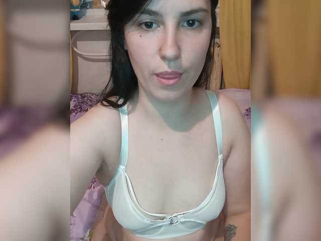 Ilona-9 live cam on BongaCams
