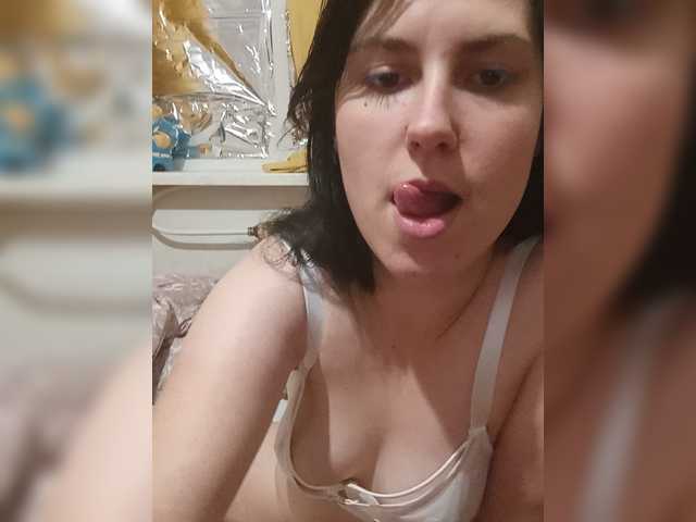 Ilona-9 live cam on BongaCams
