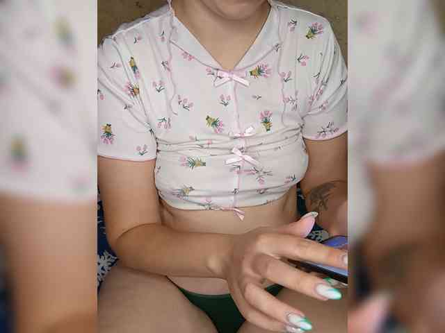 Ilona3433 webcam