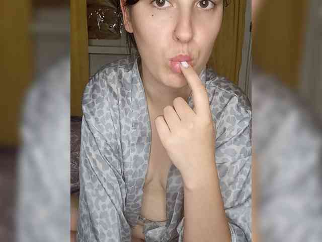 Ilona3433 webcam