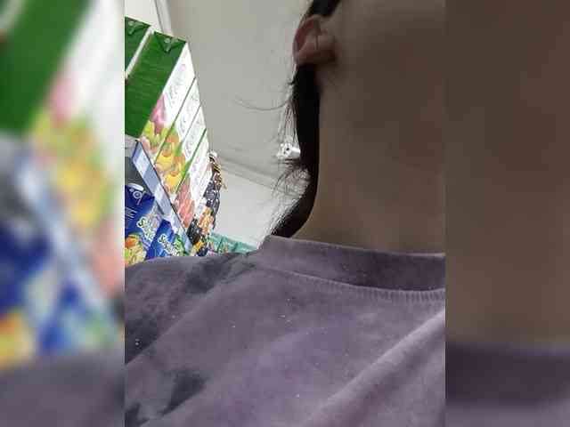 Ilona3433 webcam