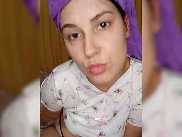 Ilona3433 webcam