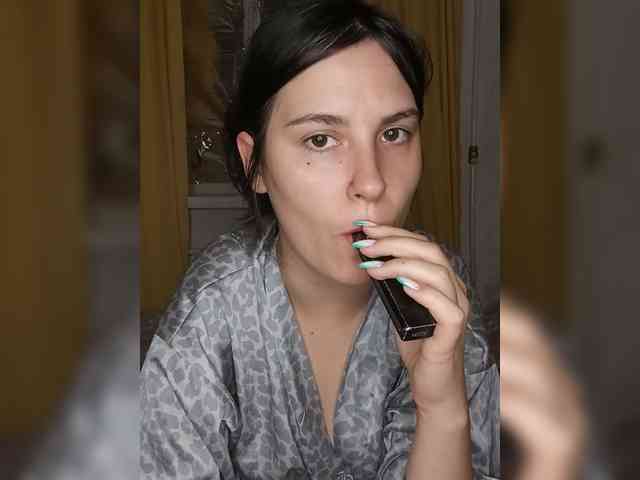 Ilona3433 webcam