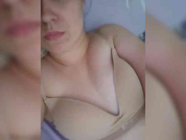Ilona-9 Live Webcam on BongaCams