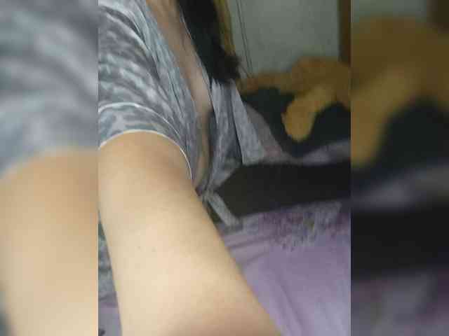 Ilona3433 webcam