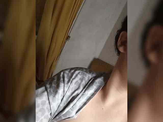 Ilona3433 webcam