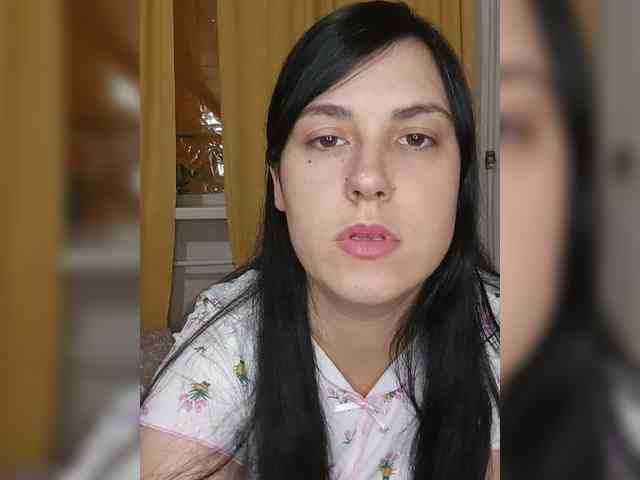 Ilona3433 webcam