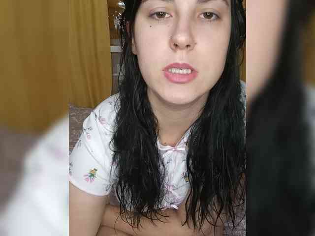 Ilona3433 webcam