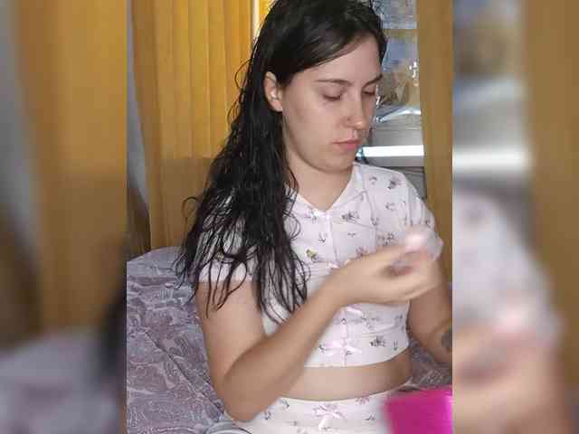 Ilona3433 webcam