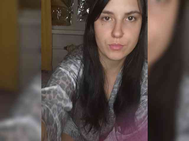 Ilona3433 webcam