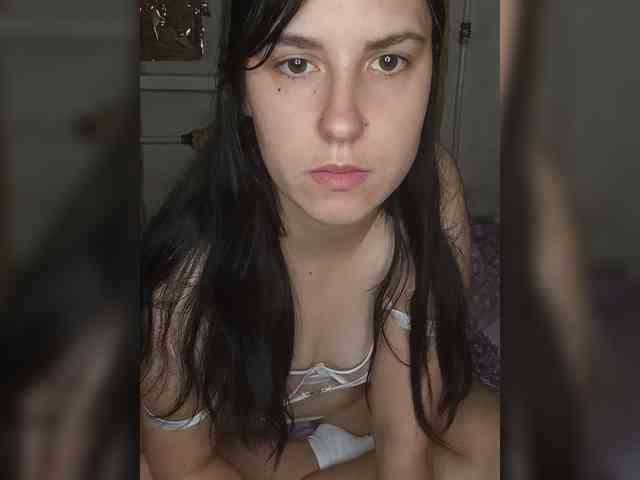 Ilona3433 webcam