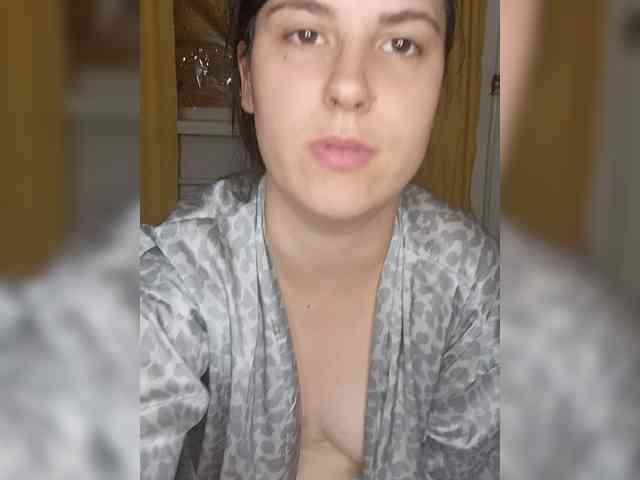 Ilona3433 webcam