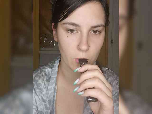 Ilona3433 webcam
