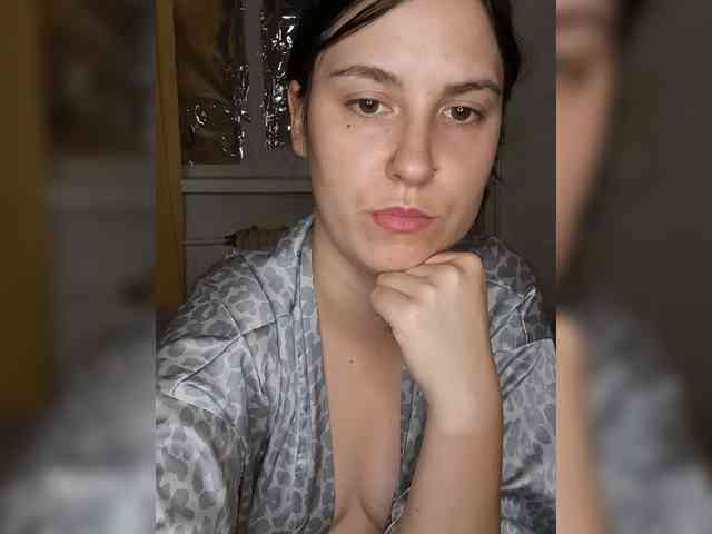 Ilona3433 webcam