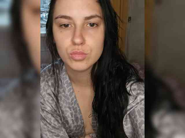 Ilona3433 webcam