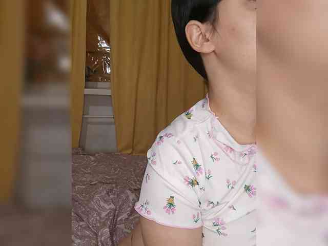 Ilona3433 webcam