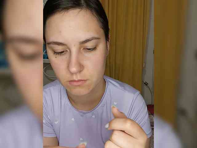 Ilona3433 webcam