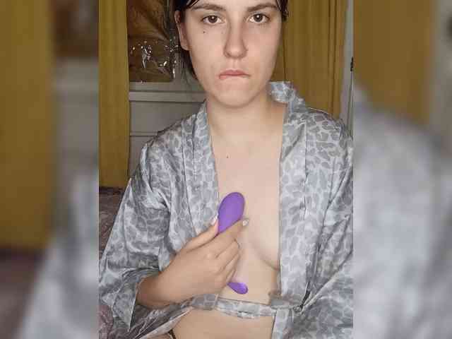 Ilona3433 webcam