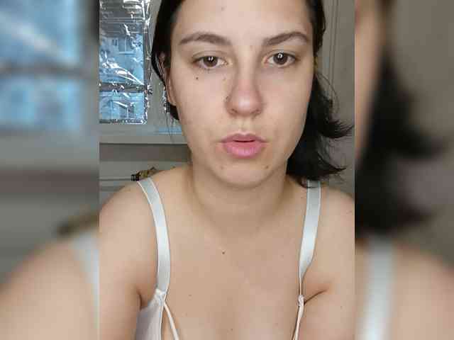 Ilona3433 webcam