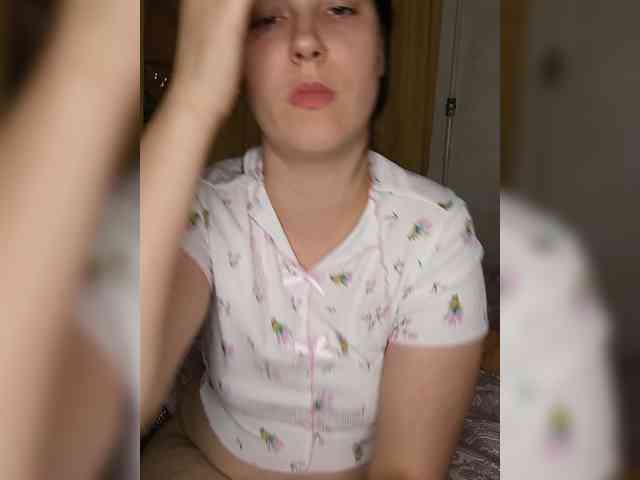 Ilona3433 webcam