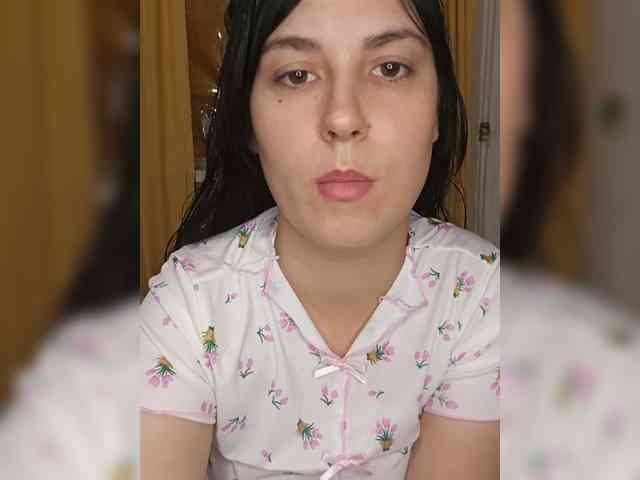 Ilona3433 webcam