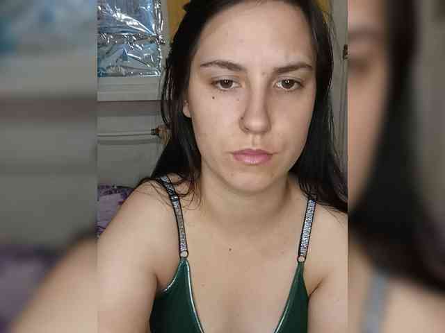 Ilona3433 webcam