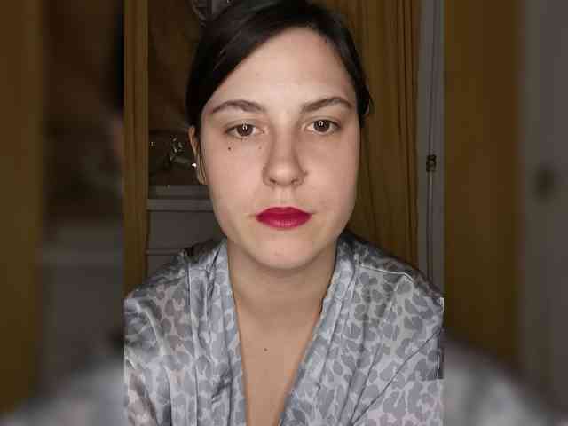 Ilona3433 webcam