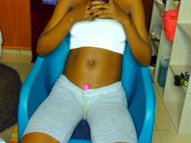 Gladwell live cam on BongaCams