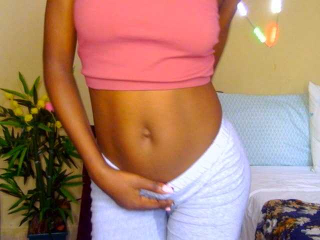 Gladwell live cam on BongaCams