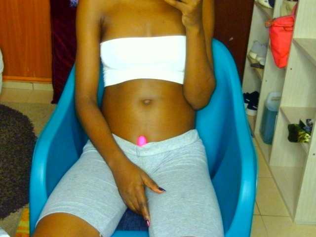 Gladwell live cam on BongaCams