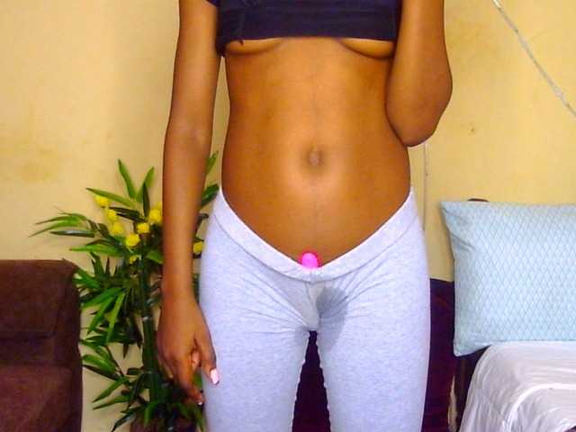 Gladwell live cam on BongaCams