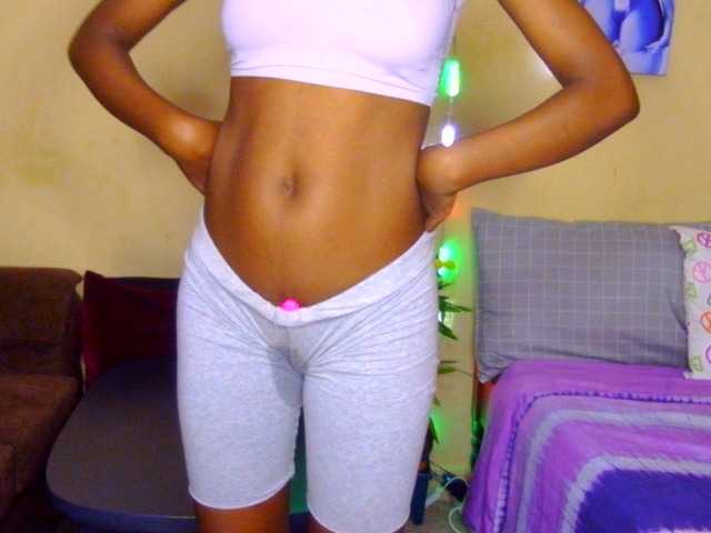 Gladwell live cam on BongaCams
