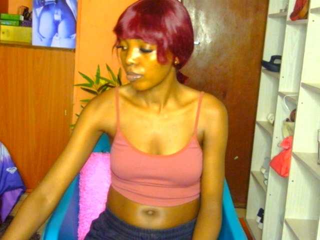 Gladwell live cam on BongaCams
