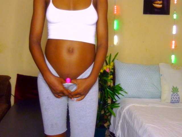 Gladwell live cam on BongaCams