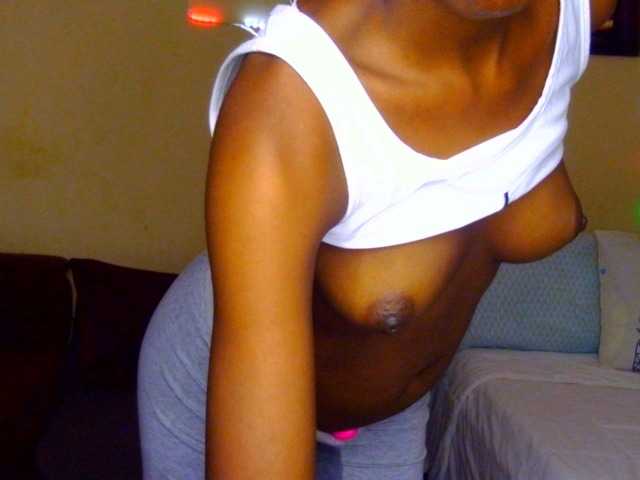 Gladwell live cam on BongaCams
