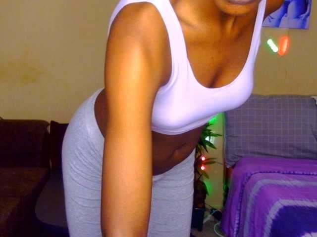 Gladwell live cam on BongaCams