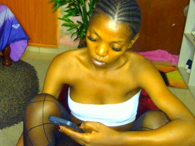 Gladwell live cam on BongaCams