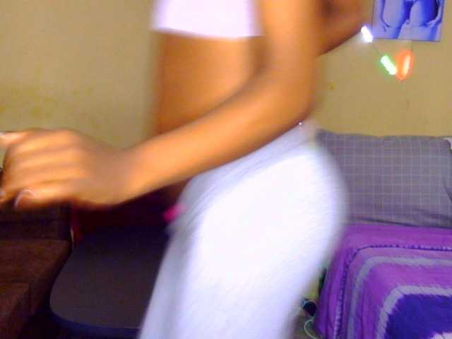 Gladwell live cam on BongaCams