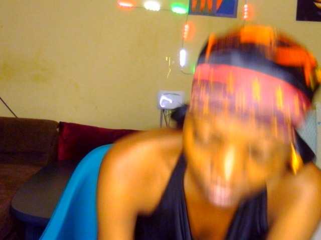 Gladwell live cam on BongaCams